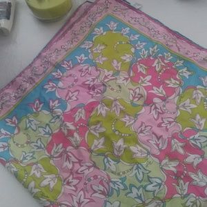 Emilio Pucci Firenze scarf.. Size 34inx34in